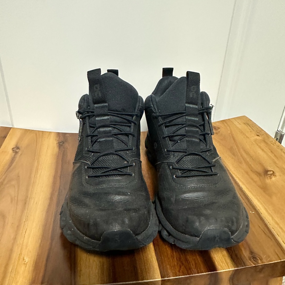 On Cloudrock Mid Waterproof